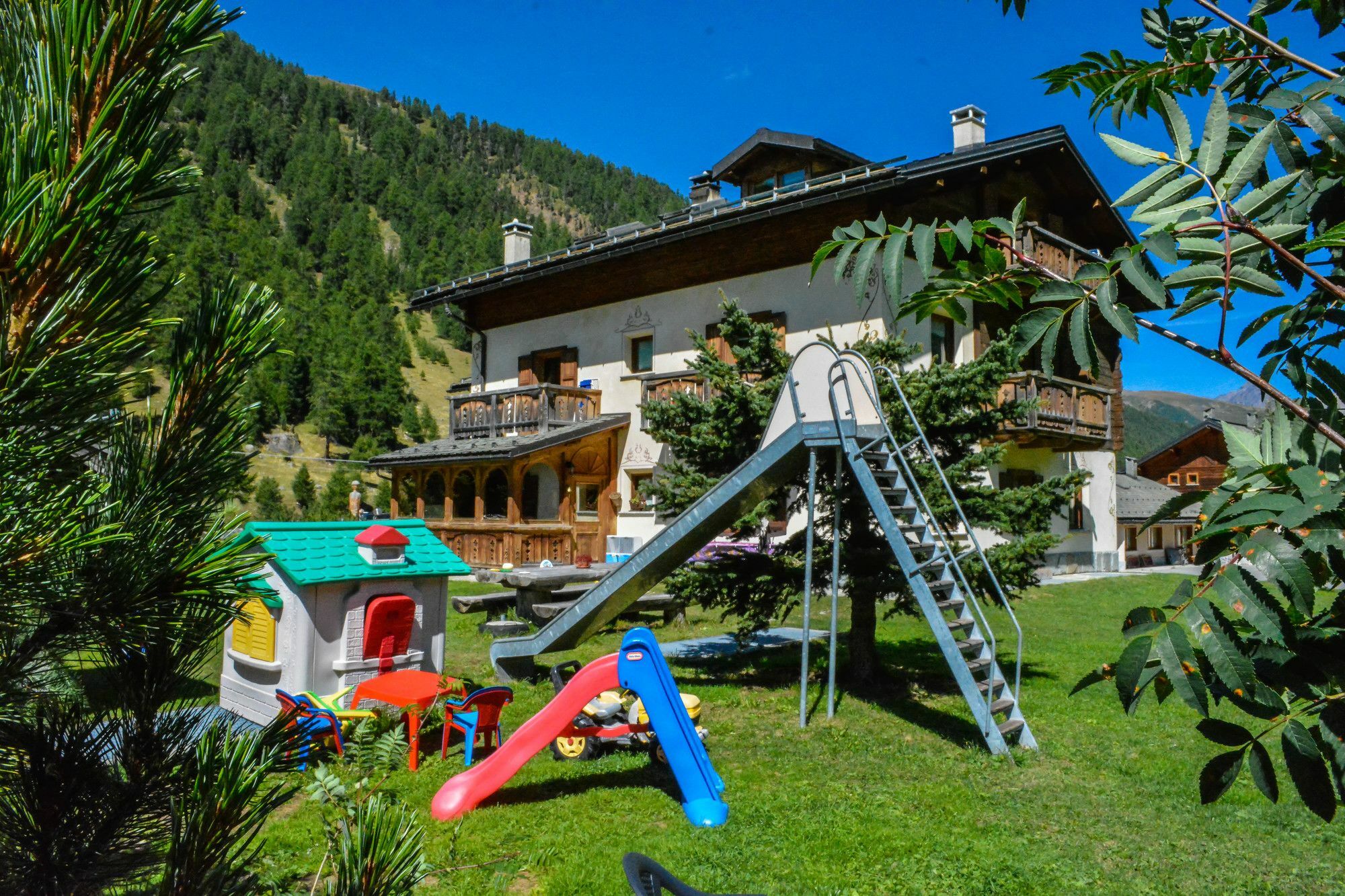 Chalet Cambra Livigno Bagian luar foto